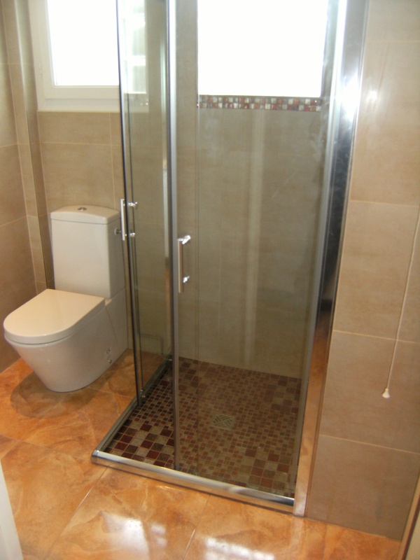 Shower Room, St Claud